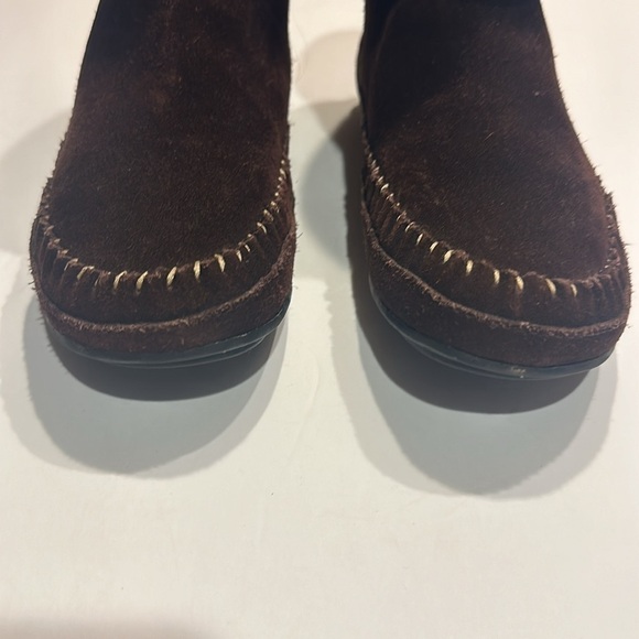 Minnetonka brown suede leather upper sweater knot fold over w zippers on sides - Picture 3 of 11